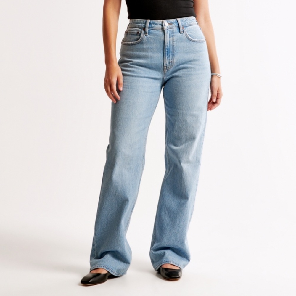Abercrombie and Fitch - Curve Love 90s Relaxed High Rise